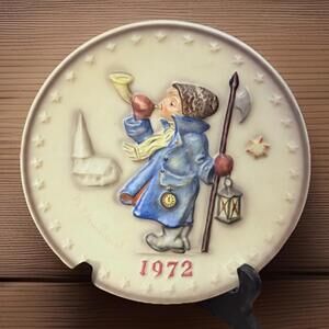 Vintage Hummel Goebel 1972 Annual Collectible Vintage Plate 7.5 in.